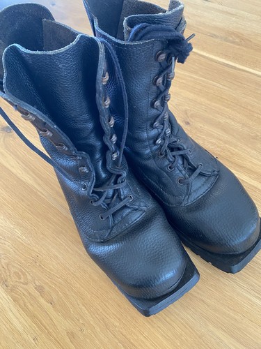 Lundhags black leather boots - black,